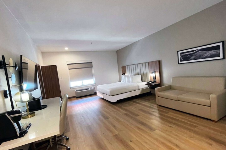 Room 37 of 60