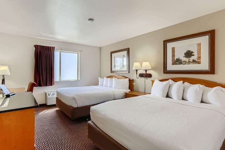 Room 7 of 8