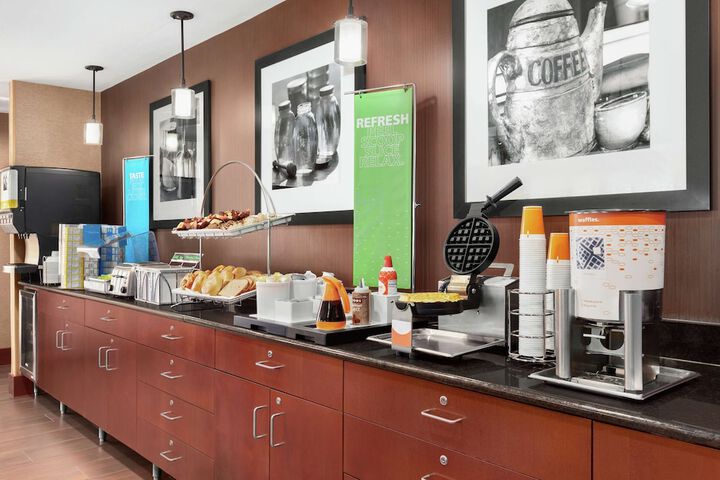 Hampton Inn Houston / Stafford