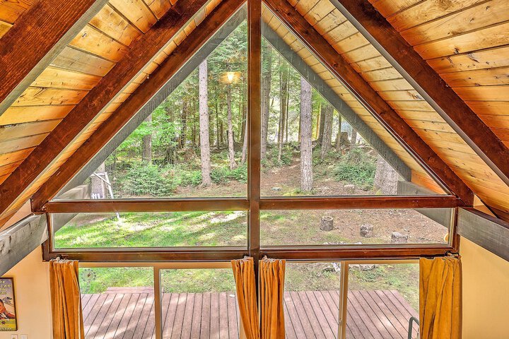 Four Stone Lodge Near Mt. Rainier