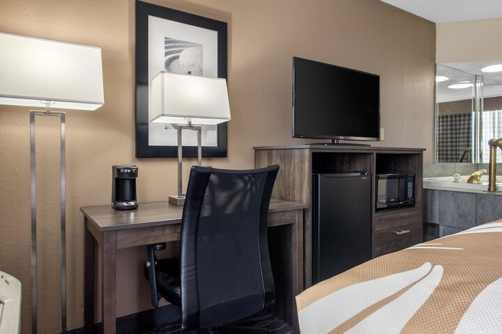 Room 17 of 58