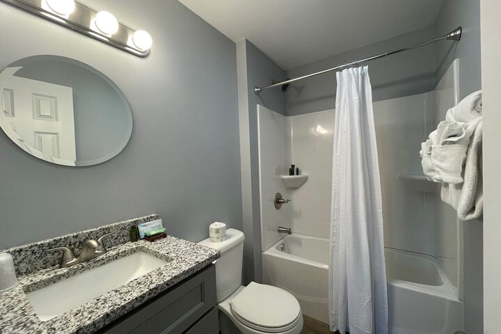 Room 13 of 20
