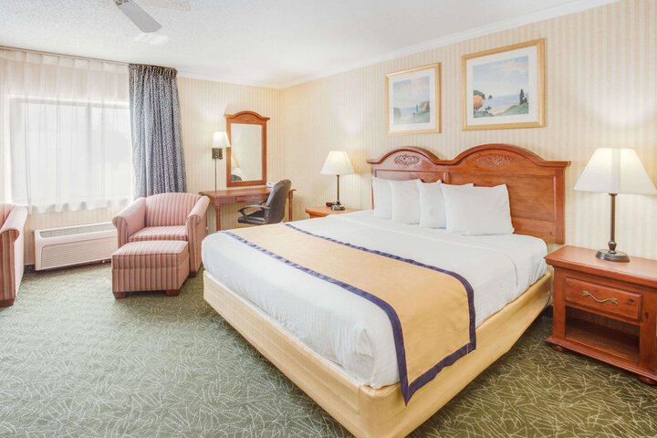 Room 7 of 15