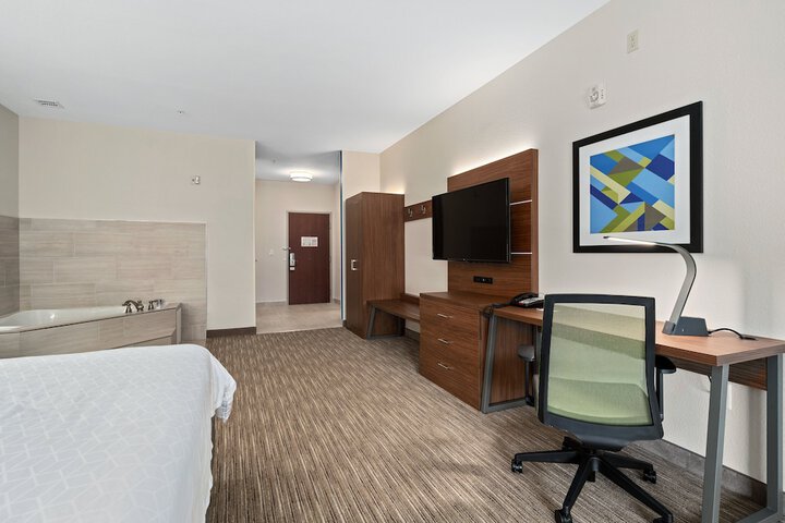 Holiday Inn Express Suites Van Buren-Ft Smith Area by IHG