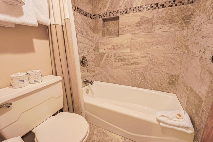 Summit House 2 bed 2 bath B