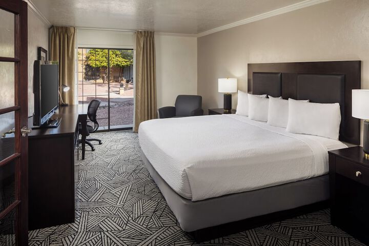 Room 8 of 29