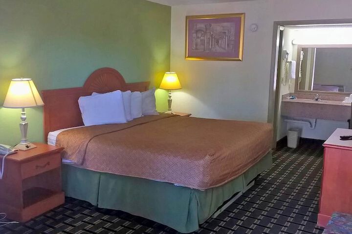 Room 16 of 20