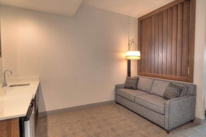 Room 72 of 107