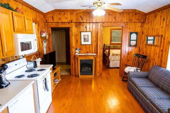Mountain Aire Cottages Inn & Glamping