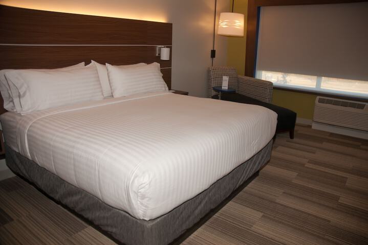 Holiday Inn Express & Suites Decatur by IHG
