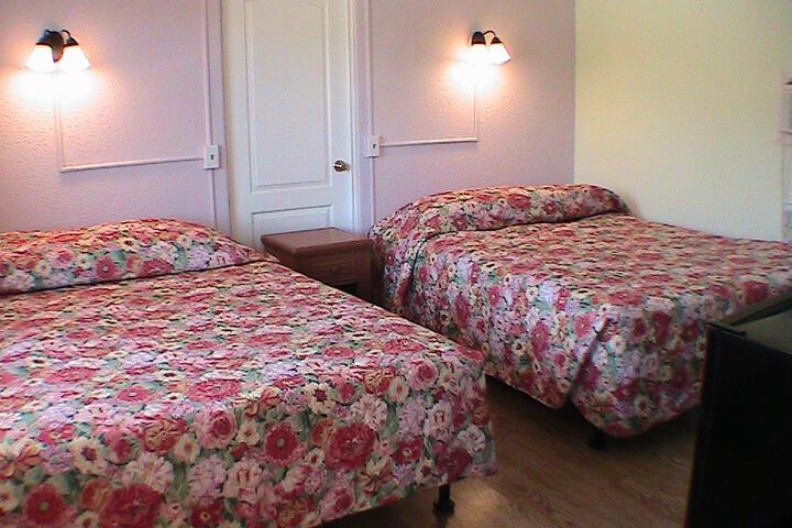 Room 15 of 32