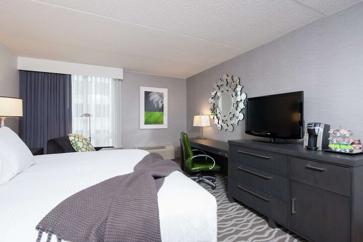 Room 33 of 68
