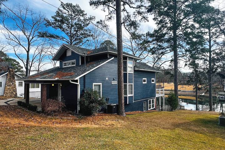 Hot Springs Lakefront Home w / Dock & Water Views!