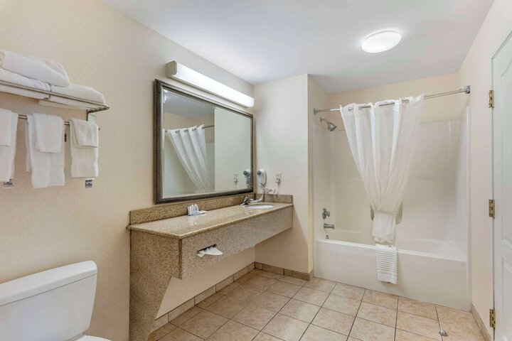 Room 10 of 40