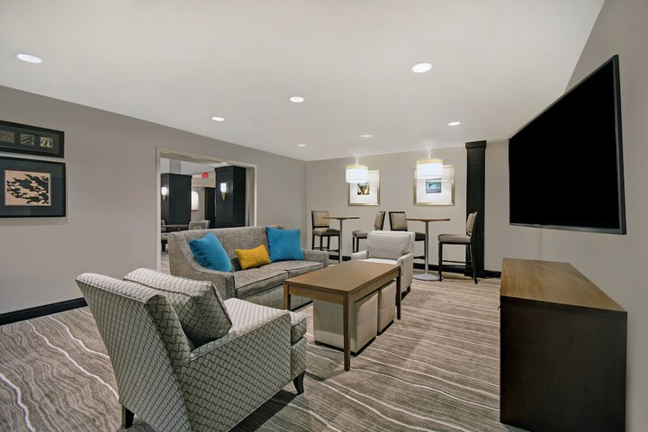 Staybridge Suites Sterling Heights - Detroit by IHG