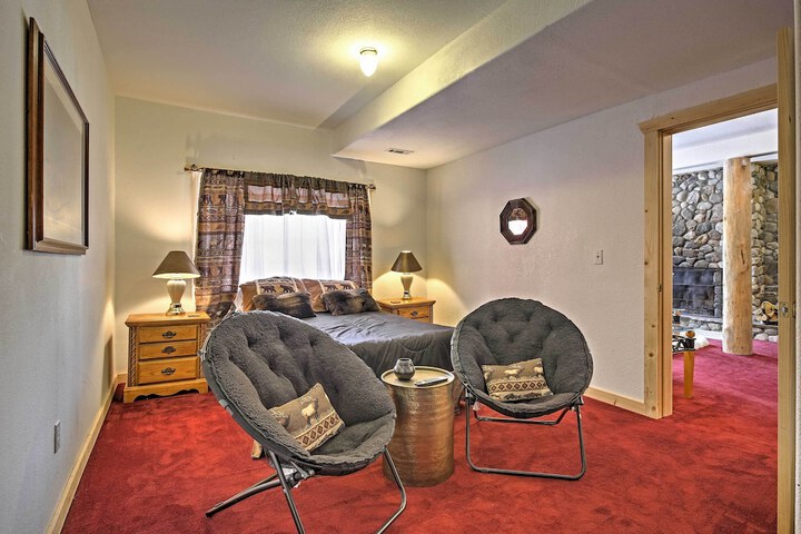 Expansive Alma Cabin w / Hot Tub & Mountain Views!