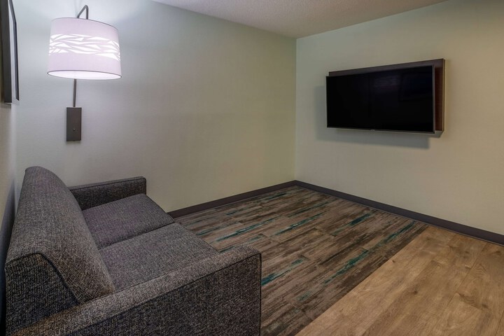 Room 34 of 54