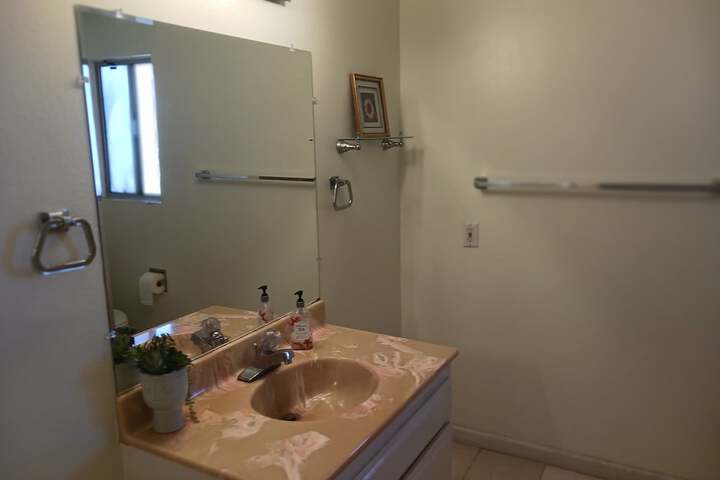 Room 8 of 33