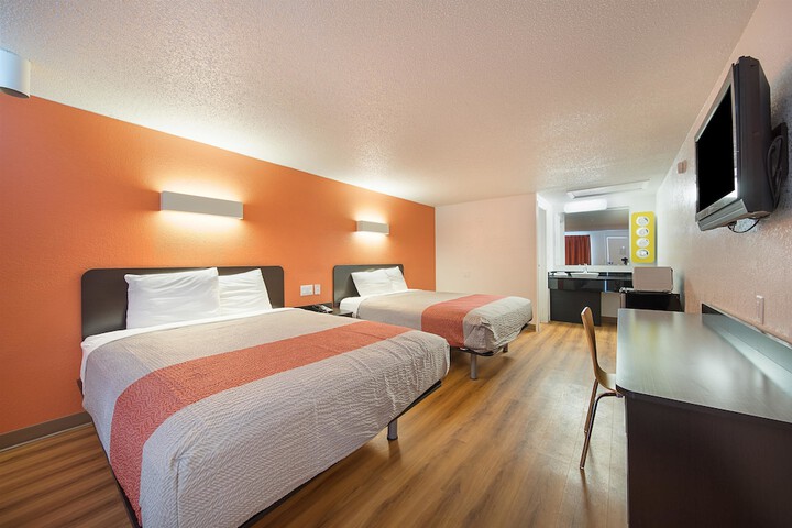 Room 13 of 20