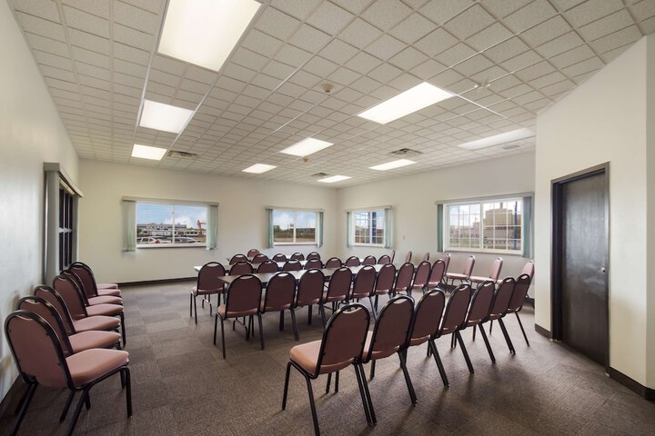Motel 6 Rothschild WI