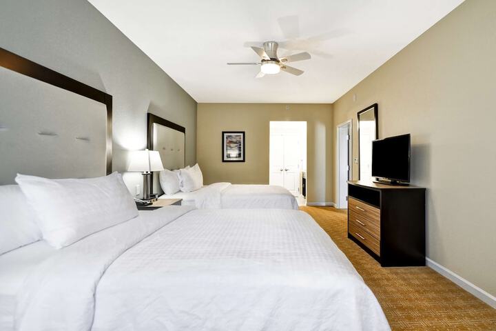 Room 11 of 34