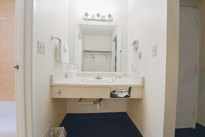 Room 40 of 96