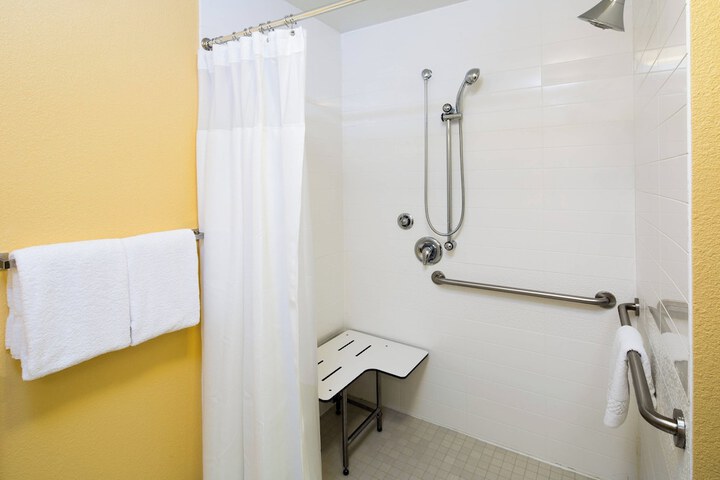 Room 12 of 21