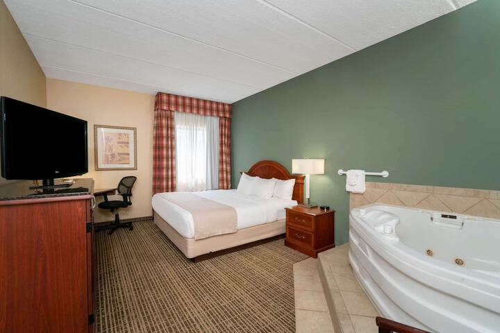Room 32 of 49