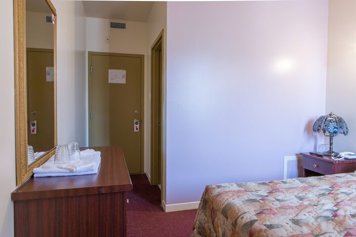 Room 25 of 33