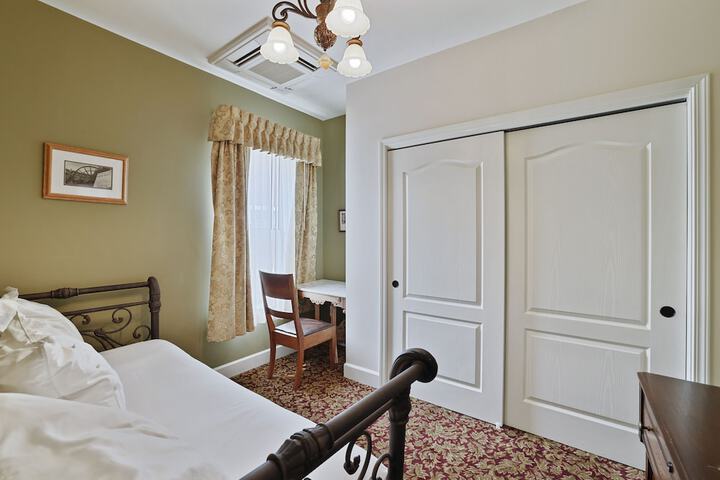 Room 22 of 55