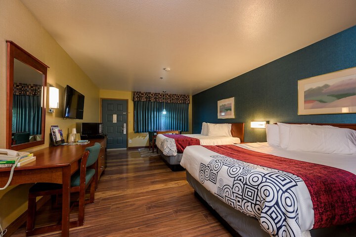 Room 28 of 33
