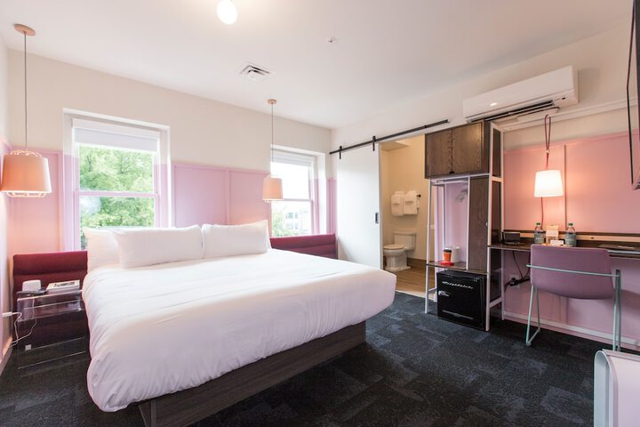 Room 158 of 195