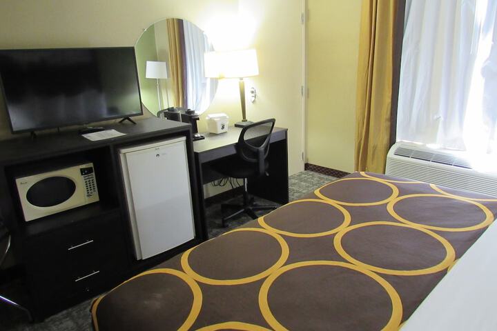 Super 8 by Wyndham New Cumberland