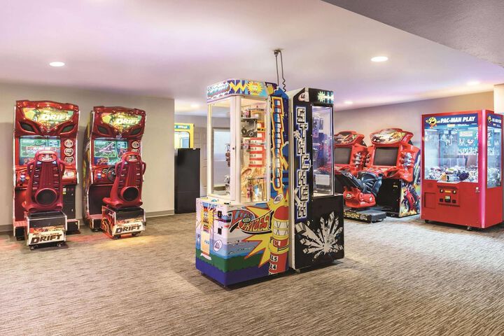 Country Inn & Suites by Radisson Galena, IL