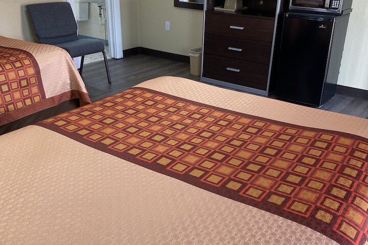 Room 20 of 28