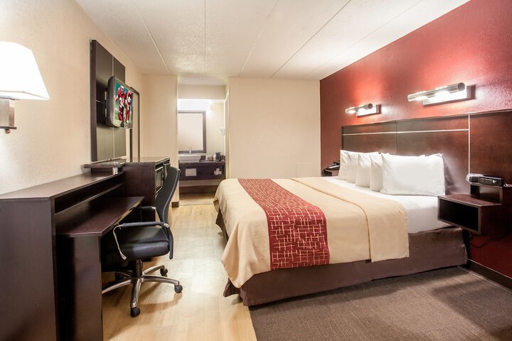 Room 6 of 16