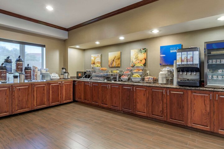 Comfort Suites Near Texas a & M University - Corpus Christi