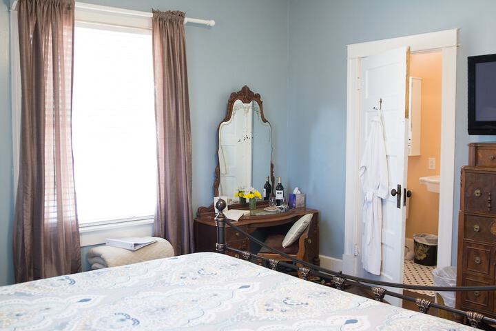 Room 12 of 23