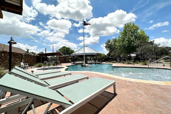 Pool 15 of 150