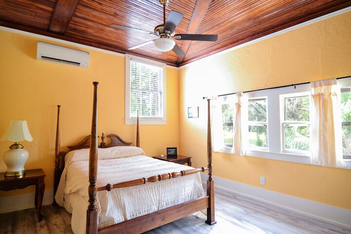 Room 17 of 27