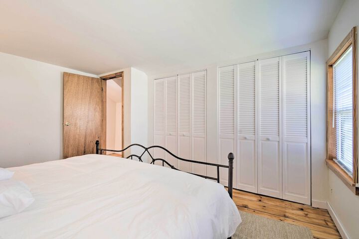 Walk to Beach! Sodus Point Escape w / Private Yard