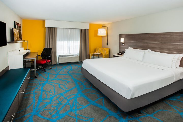Room 28 of 49