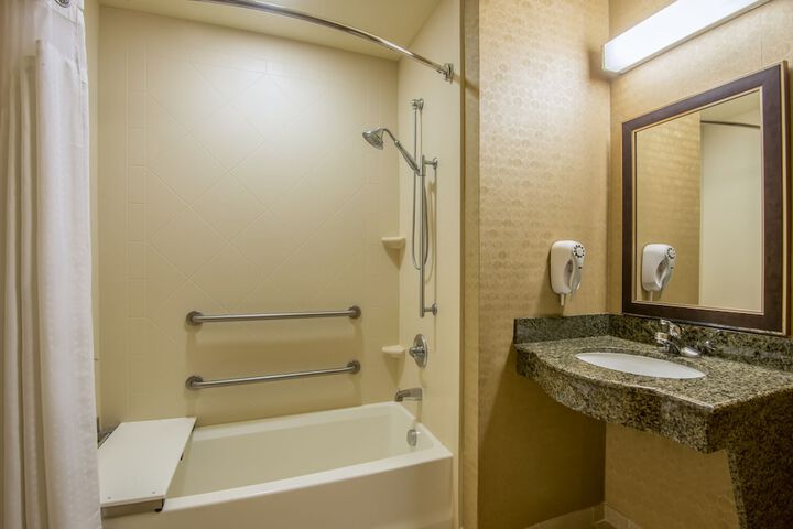Holiday Inn Express Hotel & Suites Clovis by IHG