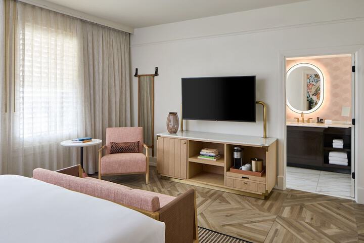 Room 93 of 151