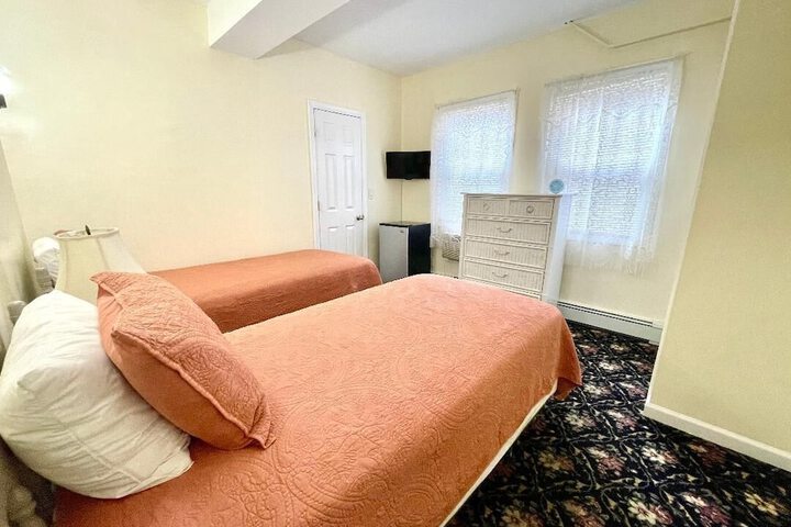 Room 18 of 27