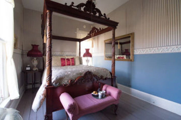 Munzesheimer Manor Bed & Breakfast