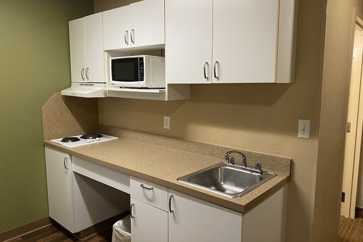 Room 9 of 18