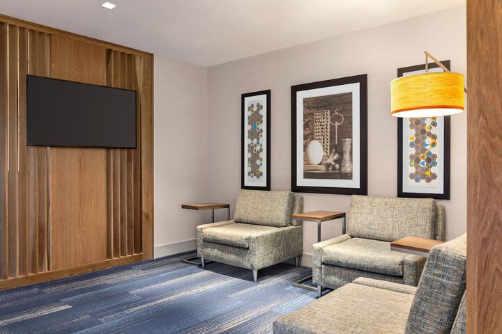 Hotel Interior 11 of 34