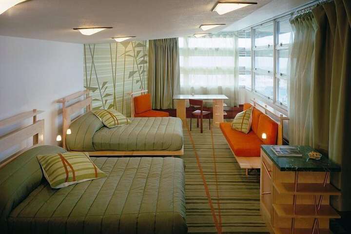 Room 4 of 11