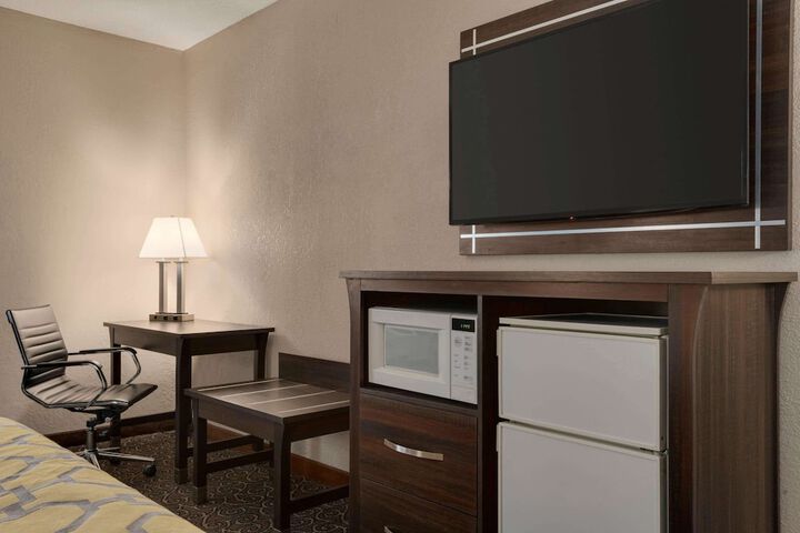 Room 43 of 72